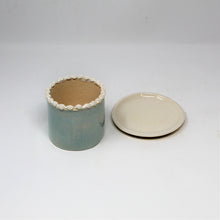 Load image into Gallery viewer, 3.25 INCH CAKE PLANTER WITH PLATE #8