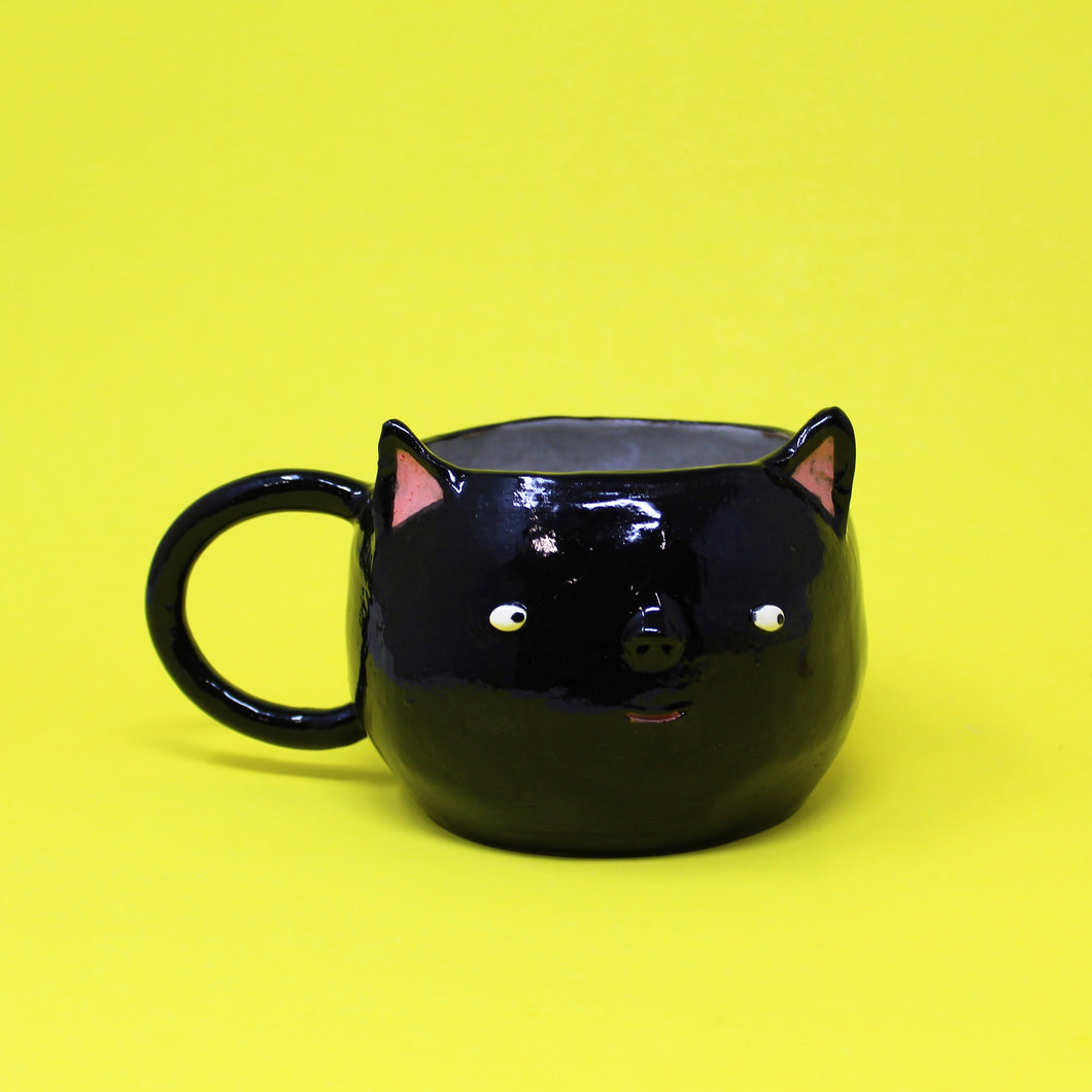16 OZ. BLACK CAT MUG