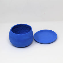 Load image into Gallery viewer, BLUE SAD BOI 4.5 INCH CRYING PLANTER WITH PLATE #2
