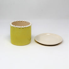 Load image into Gallery viewer, 3.25 INCH CAKE PLANTER WITH PLATE #2
