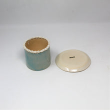 Load image into Gallery viewer, 3.25 INCH CAKE PLANTER WITH PLATE #7
