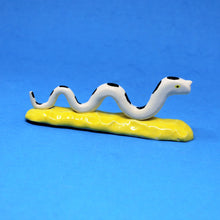Load image into Gallery viewer, SNAKE BRUSH HOLDER

