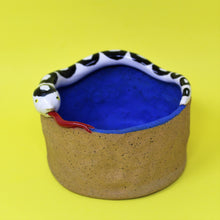Load image into Gallery viewer, SNAKE PLANTER #2
